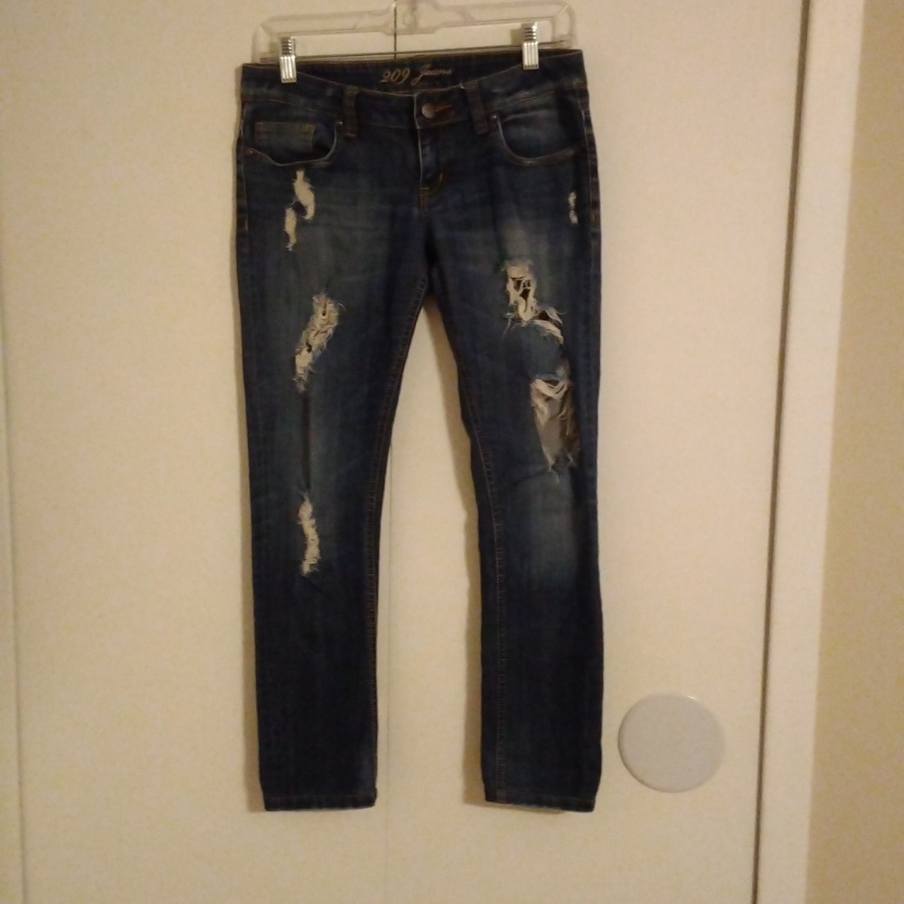 209 Distressed Ankle Crop Jeans Size 28